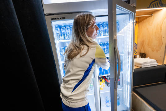 Linda Sembrant grabs drinks in the changing room