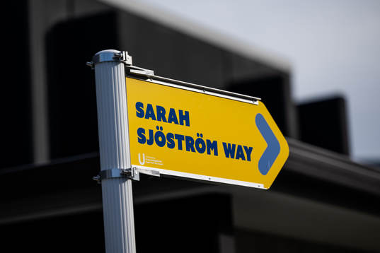 A road sign which reads ”Sarah Sjöström Way” (named
