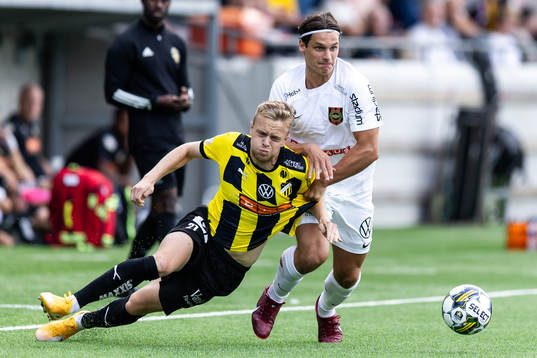 Häckens Tomas Olai Totland och Brommapojkarnas Kevin