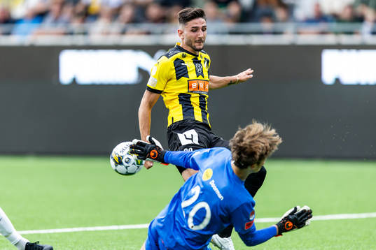 Häckens Filip Trpcevski och Brommapojkarnas målvakt Filip