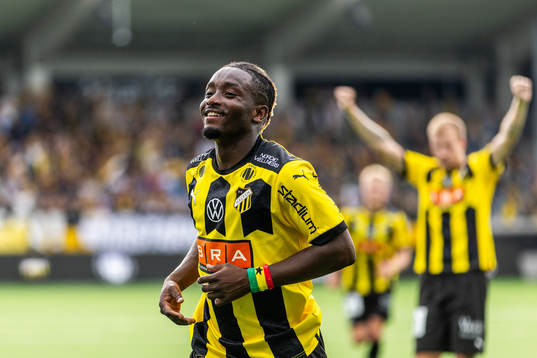 Häckens Ibrahim Sadiq jublar