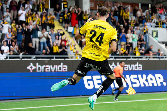 Häckens Amor Layouni jublar