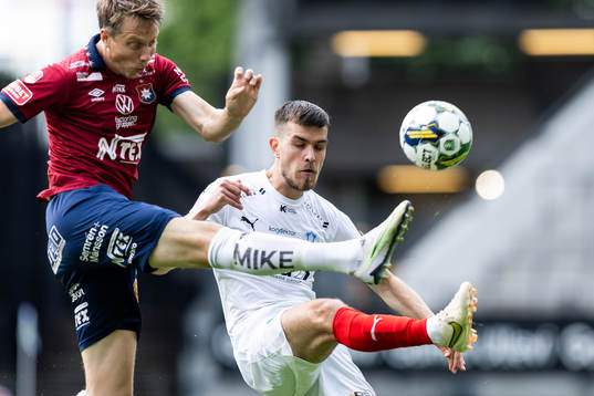 Örgrytes Viktor Lundberg och Helsingborgs Pavle Vagic