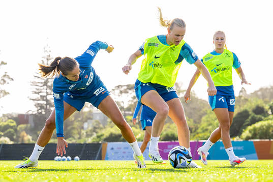 Guro Reiten and Karina Sævik of the Norwegian women’s