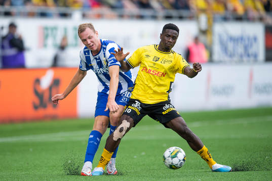IFK Göteborgs Adam Carlén och Elfsborgs Michael Baidoo