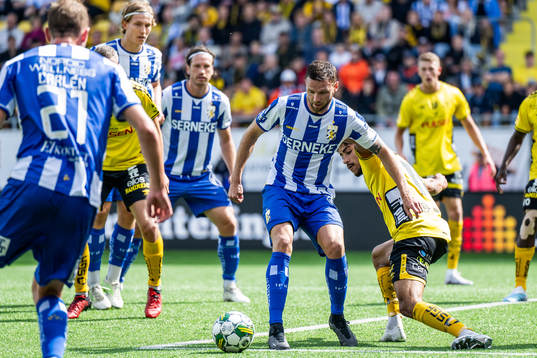 IFK Göteborgs Marcus Berg och Elfsborgs Ahmed Qasem