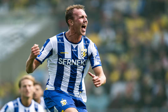 IFK Göteborgs Adam Carlén jublar