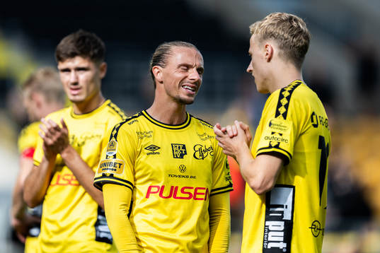 Elfsborgs Niklas Hult och Jeppe Møldrup Okkels deppar