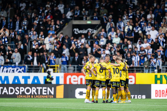 Elfsborgs spelare samlas och diskuterar