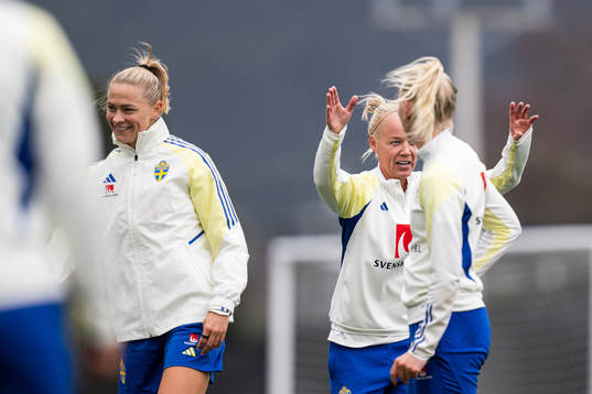 Fridolina Rolfö, Caroline Seger and Stina Blackstenius of