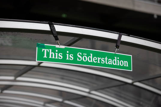 En skylt som det står “This is Söderstadion”