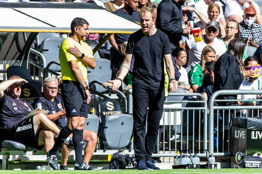 Kalmars tränare Henrik Jensen reagerar