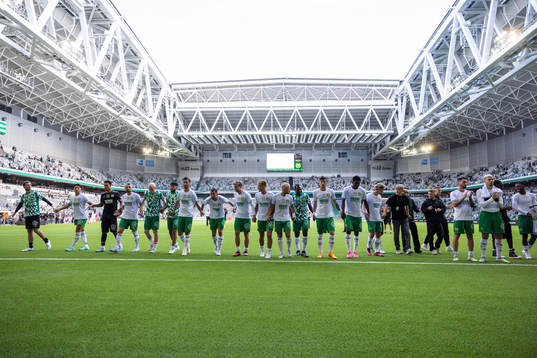 Hammarbys spelarna tackar publiken