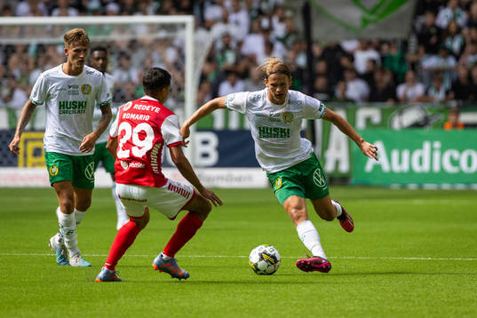 Hammarbys Markus Karlsson och Kalmars Romario Pereira Sipiao
