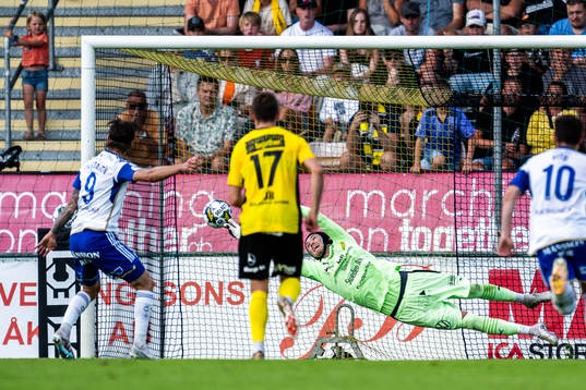 IFK Norrköpings Arnor Traustason gör 0-2