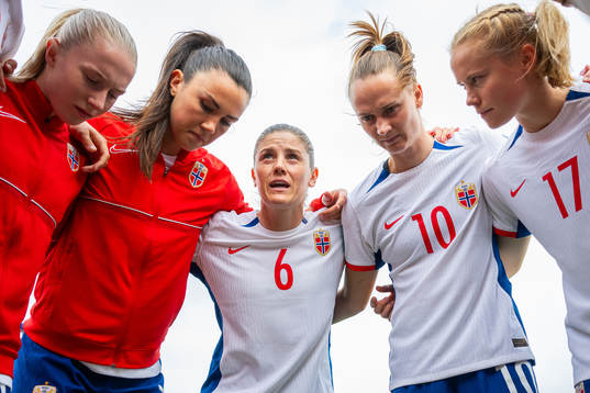 Thea Bjelde, Ingrid Syrstad Engen, Maren Mjelde, Caroline