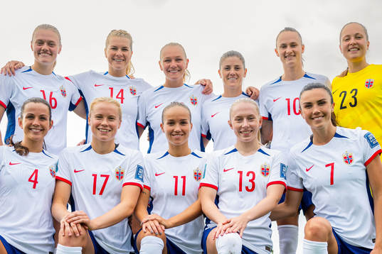 The starting eleven of Norway pose for a team photo
