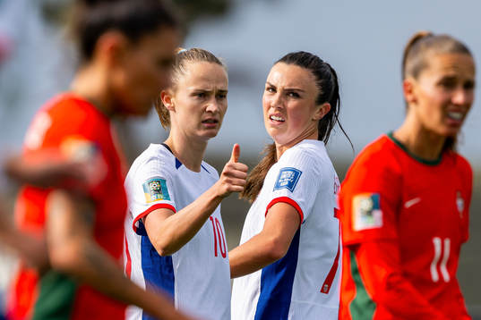 Caroline Graham Hansen of Norway celebrates with teammate