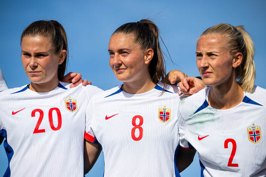 Emilie Bosshard Haavi, Vilde Bøe Risa and Anja Sønstevold