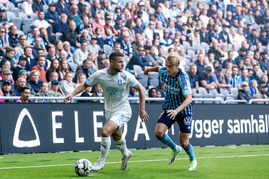 Malmö FFs Gabriel Busanello och Djurgårdens Oskar