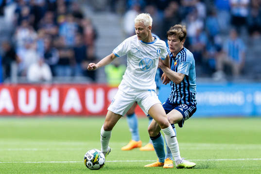Malmö FFs Otto Rosengren och Djurgårdens Oliver Berg