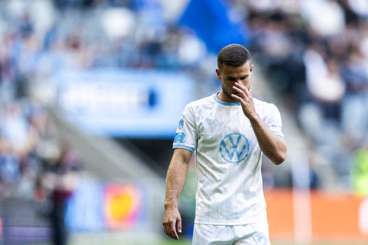 Malmö FFs Gabriel Busanello deppar