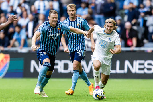 Djurgårdens Jesper Löfgren och Malmö FFs Sebastian Nanasi