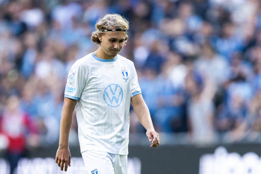 Malmö FFs Sebastian Nanasi deppar