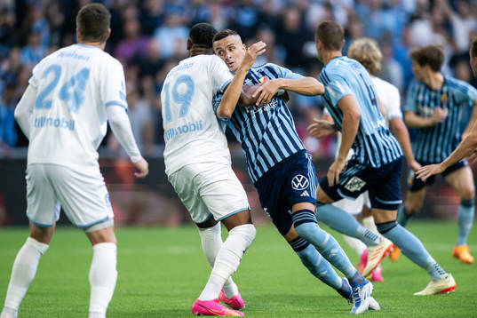 Malmö FFs Derek Cornelius och Djurgårdens Haris Radetinac