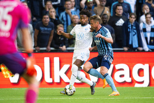 Malmö FFs Joseph Ceesay och Djurgårdens Rasmus Schuller