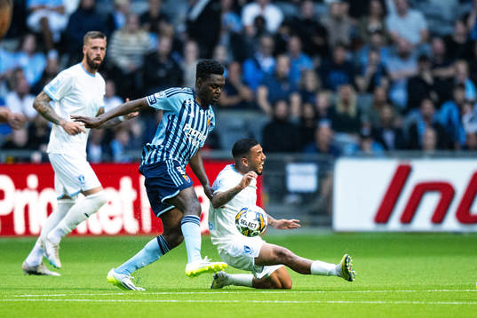 Djurgårdens Joel Asoro och Malmö FFs Sergio Pena