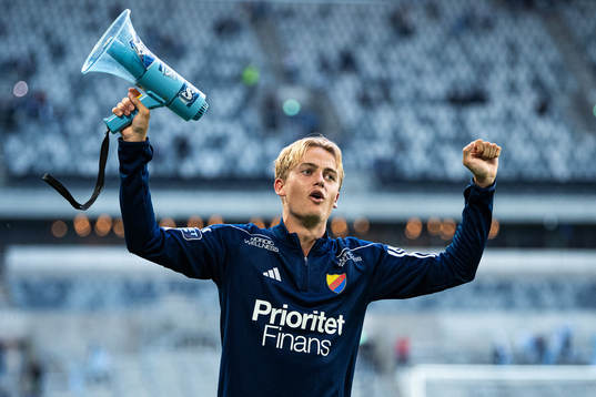 Djurgårdens Oskar Fallenius jublar