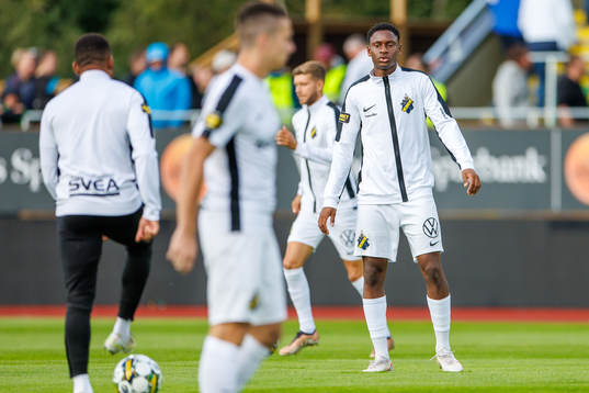 AIKs spelare värmer upp
