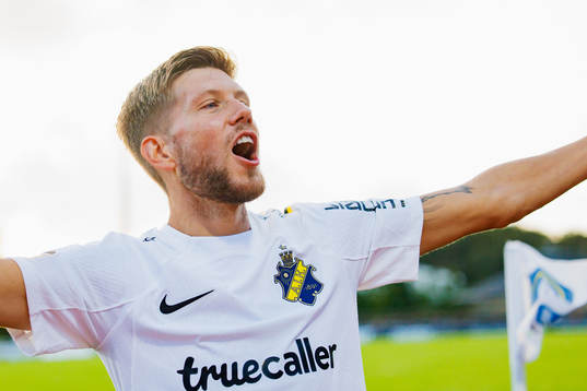 AIKs Anton Salétros jublar
