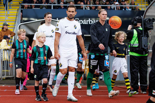 AIKs Sotirios Papagiannopoulos och Varbergs Hampus