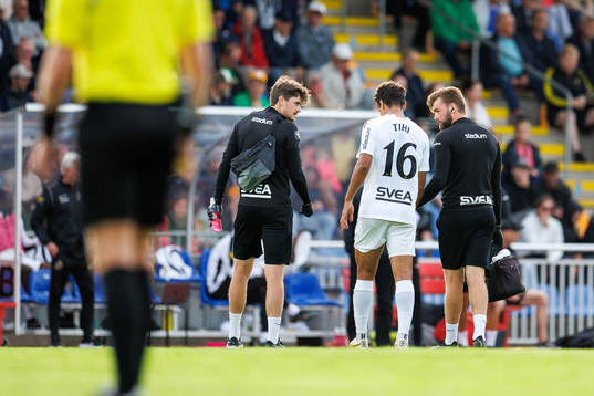AIKs Robin Tihi kliver av med skada