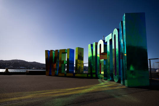 Letters reading ”Wellngton” is seen