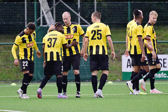 Ibrahim Sadiq of BK Häcken celebrates with team