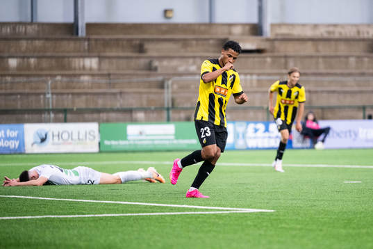Momodou Lamin Sonko of BK Häcken celebrates