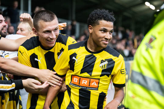 Momodou Lamin Sonko of BK Häcken celebrates with