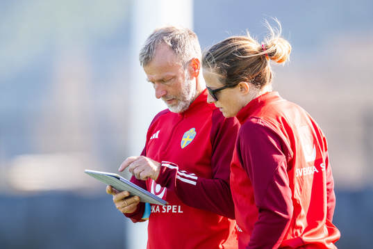 Physiotherapist Pontus Ekblom and physio Jenny Larsson of