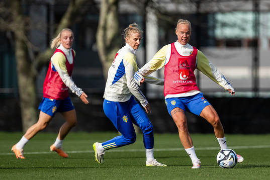 Sofia Jakobsson and Caroline Seger of the Swedish women's