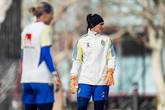 Goalkeeper Jennifer Falk and goalkeeper Zecira Musovic of