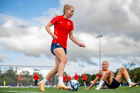 Malin Brenn and Sophie Román Haug of the Norwegian