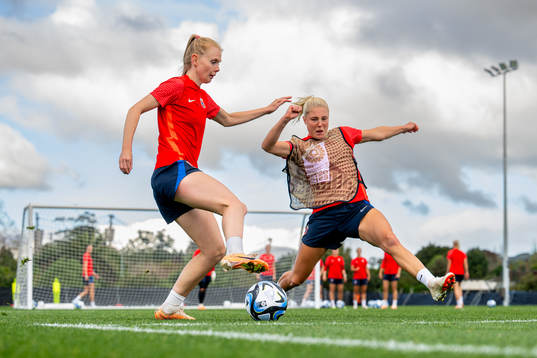 Malin Brenn and Sophie Román Haug of the Norwegian