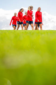 Emma Stølen Godø, Anna Langås Jøsendal and Guro