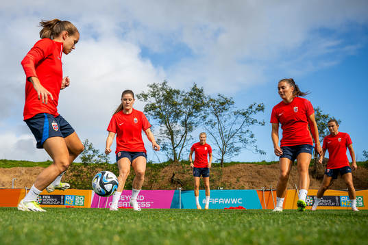 Guro Reiten, Maren Mjelde and Vilde Bøe Risa of the