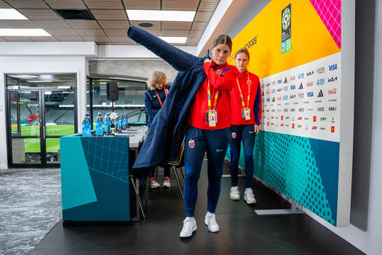Maren Mjelde and Caroline Graham Hansen of the Norwegian