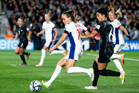 Guro Reiten of Norway and Malia Steinmetz of New Zealand