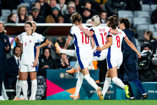 Caroline Graham Hansen and Vilde Bøe Risa help Thea Bjelde